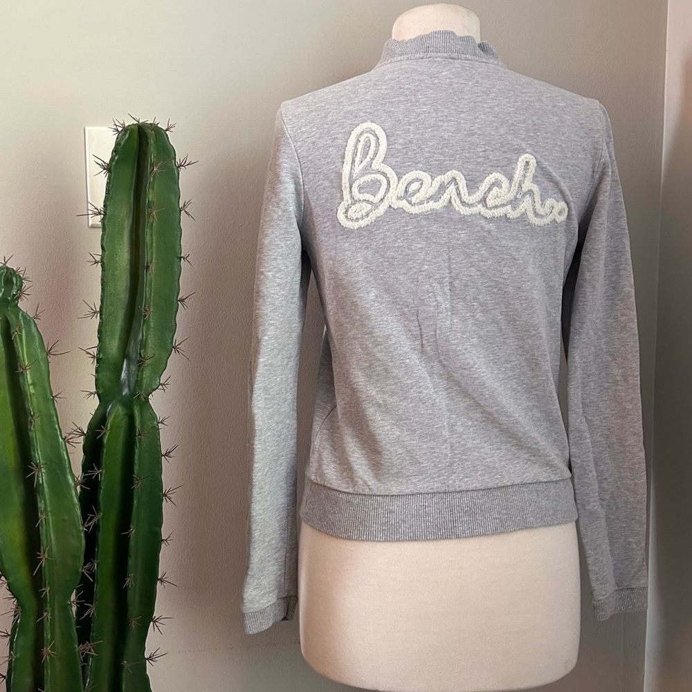Bench Women’s Full-Zip Embroidered Logo Sweatshirt in Heather Gray - size small
